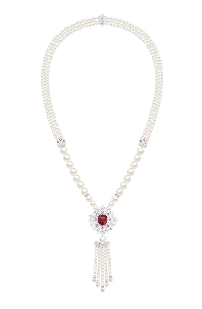 PIAGET Wings of Light系列坦桑尼亞尖晶石頂級珠寶鳳梨花鑽石項鍊，建議售價NT21800000 G37Q9101 轉換式珠寶 1