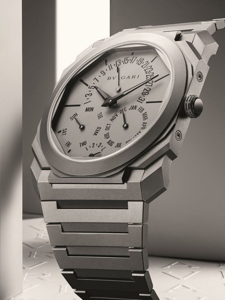 103200 BVLGARI OCTO FINISSIMO PERPETUAL CALENDAR TITANIUM 超薄萬年曆鈦金屬款 參考售價：價格店洽 情境圖2