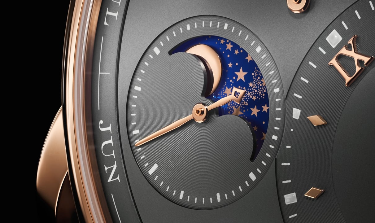 LANGE 1 PERPETUAL CALENDAR in pink gold, presented on April 7th, 2021. 

Equipped with the Lange outsize date, a patented ring for the month display on the periphery of the dial and a moon phase display that simultaneously indicates whether it is day or night, the newly developed automatic watch concentrates entirely on its namesake complication.