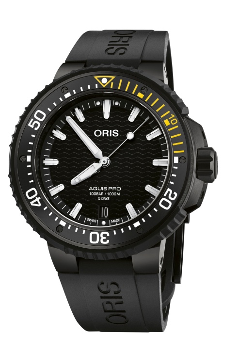 Oris AquisPro 日期錶，建議售價NT128000 1