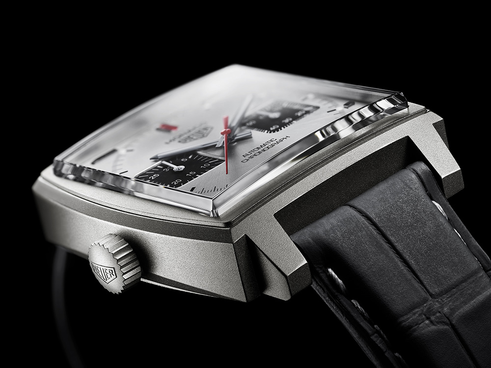 TAG Heuer Monaco Titan鈦金屬限量特別版計時腕錶 參考編號CAW218B.FC6496 建議售價NT259100 形象圖 4