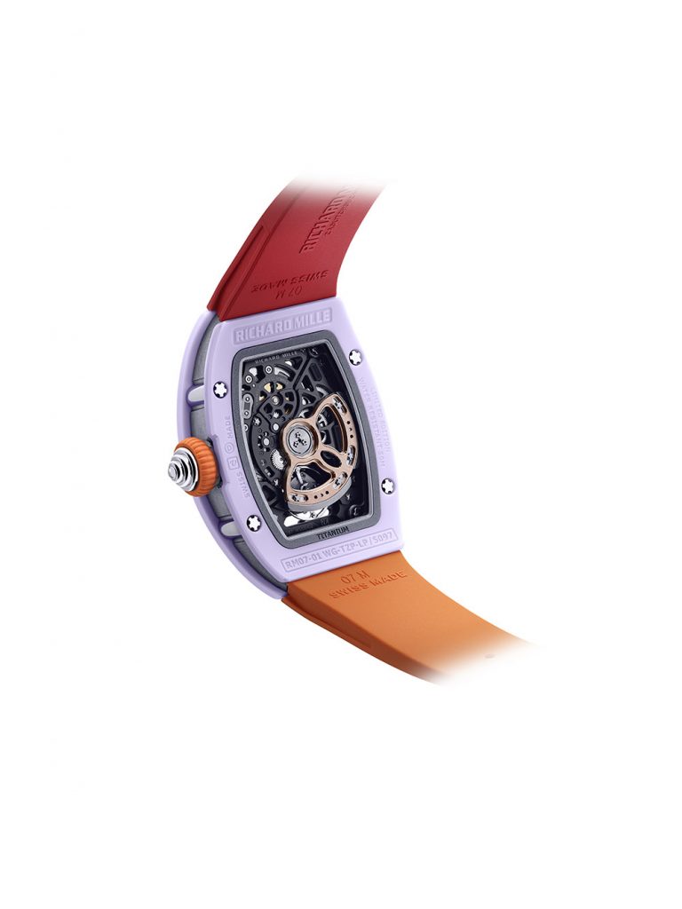 RM07 01 34BACK WG MON 01944 WB