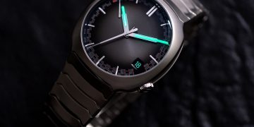 Streamliner Perpetual Calendar 6812 1200 Lifestyle 05