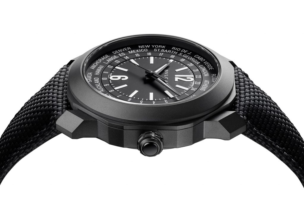 103486 BVLGARI OCTO ROMA WORLDTIMER世界時區腕錶DLC類鑽碳款 參考售價：約新台幣261500元 情境圖3 1