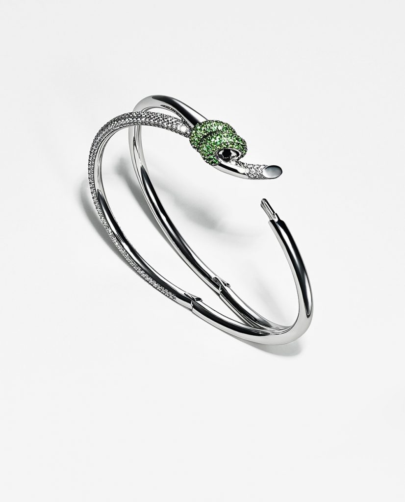 Tiffany攜手藝術家Daniel Arsham改造標誌性夢幻藍盒 限量雕塑作品於全球發布 Tiffany Knot x Arsham Studio 18K白金手環 3