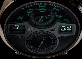 Front view of the ZEITWERK HONEYGOLD “Lumen“, reference 142.055.