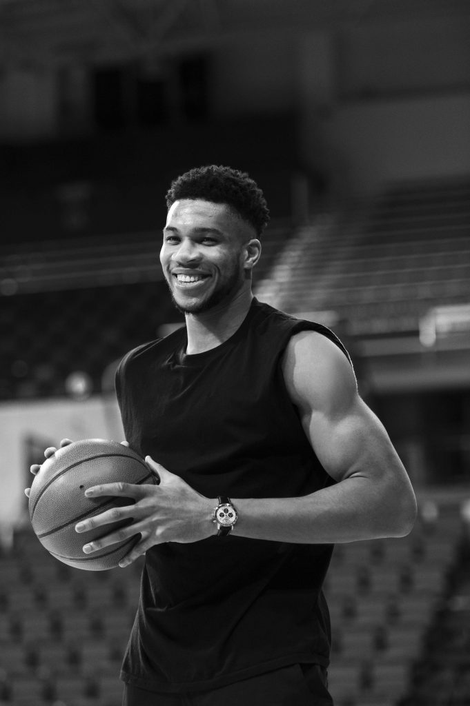Navitimer Squad NBA籃球巨星揚尼斯．安戴托昆波（Giannis Antetokounmpo） 01