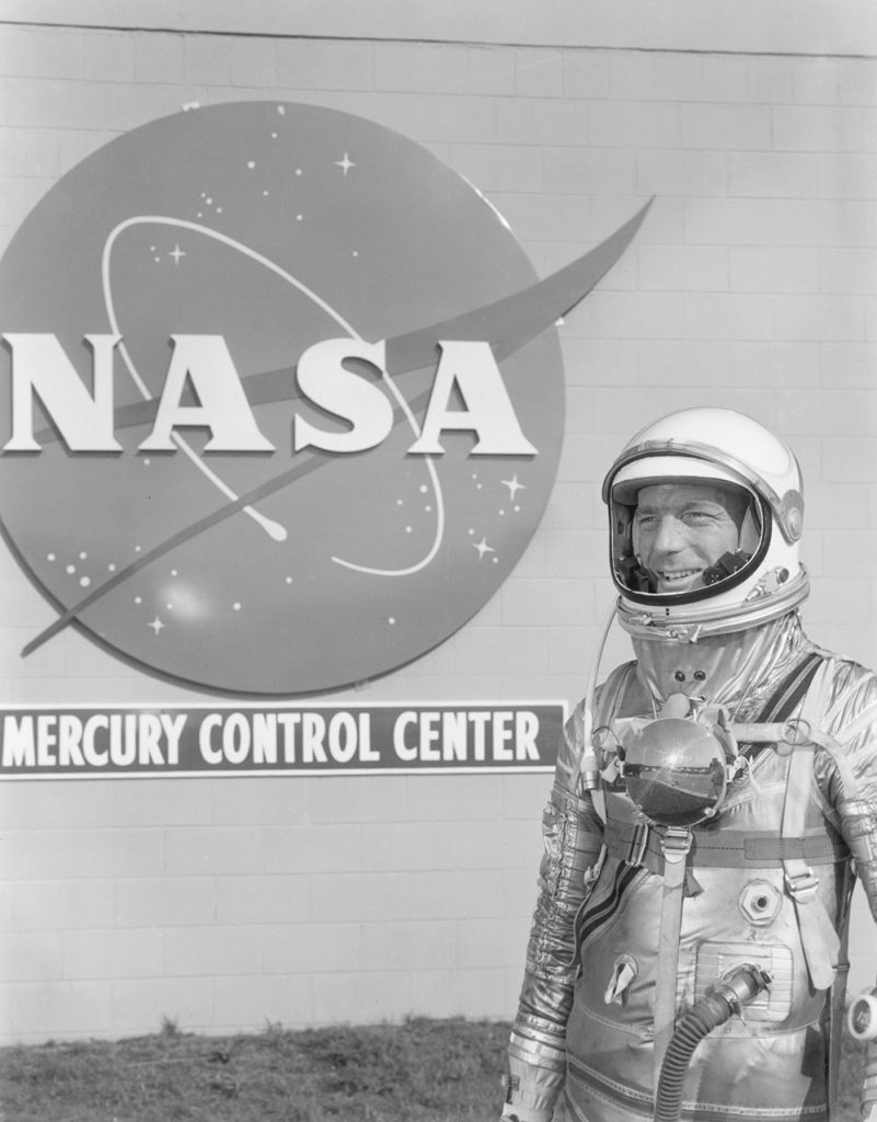 09 may 1962 scott carpenter stands in front of the nasa mercury control center cape canaveral florida photo by nasa getty images