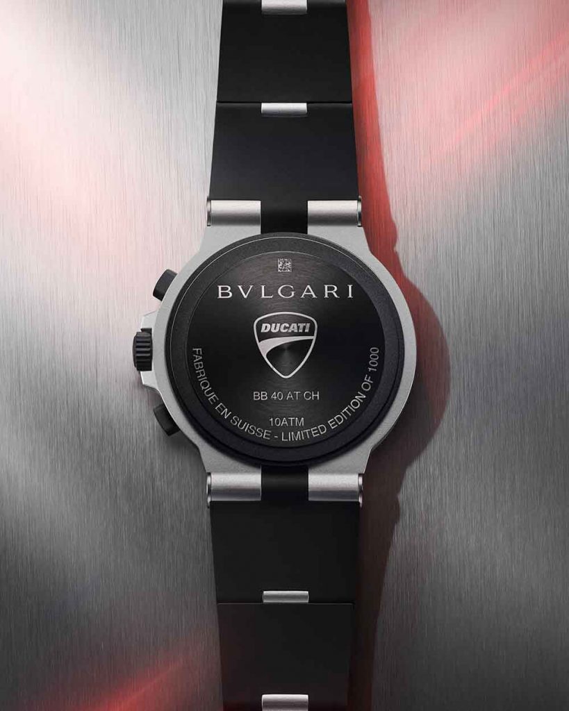 103701 BVLGARI Aluminium Ducati 特別版腕錶 參考售價：約新台幣154700元 情境圖 2