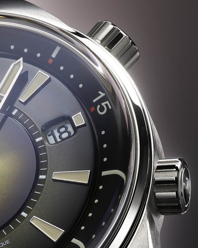 2022 JAEGER LECOULTRE POLARIS DATE CLOSE UP 4 5 6