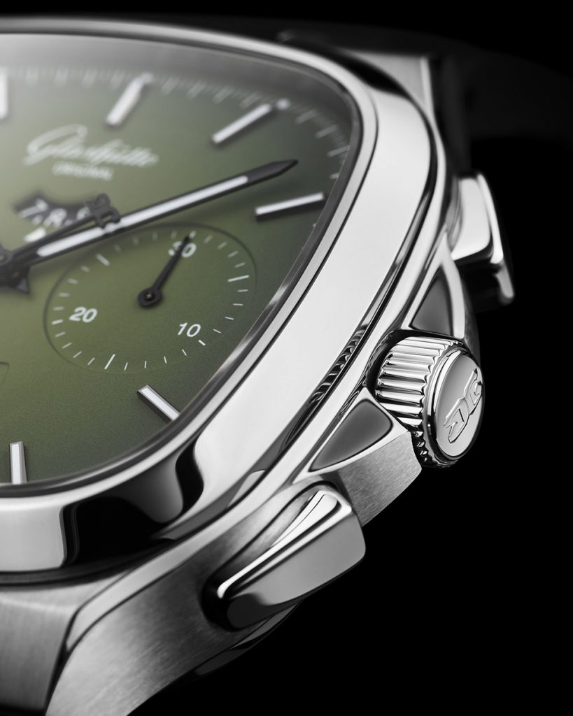 Glashutte Original 1 37 02 09 02 63 Seventies Chronograph Panorama Date Detail 3 sRGB