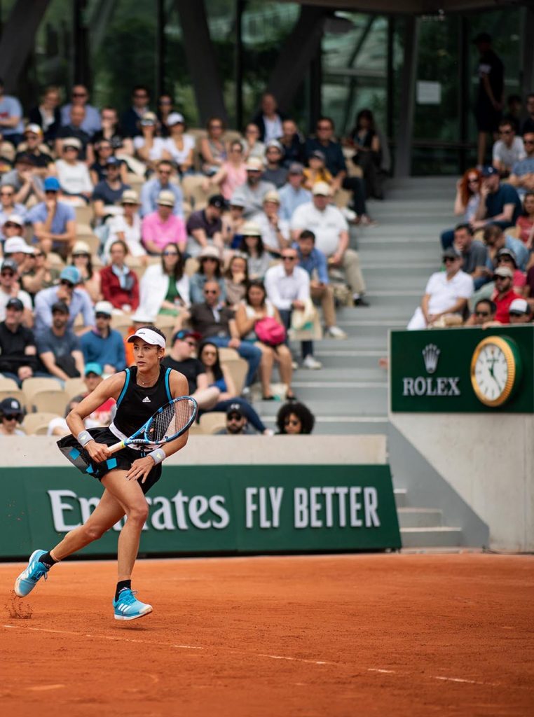 勞力士代言人暨2016 年法網女單冠軍加比涅．穆古如莎（Garbine Muguruza）於2019年羅蘭．加洛斯（Roland Garros 法國網球公開賽）©Rolex Jon Buckle
