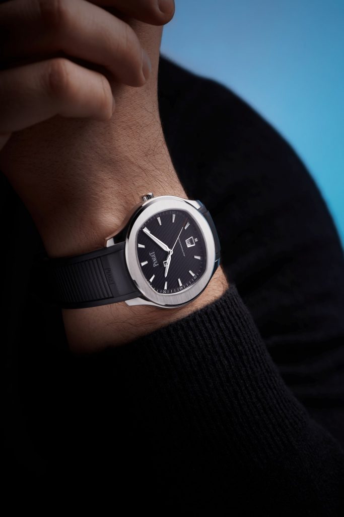 PIAGET Polo 系列夜黑色自動上鍊精鋼腕錶 G0A47014 配戴圖1