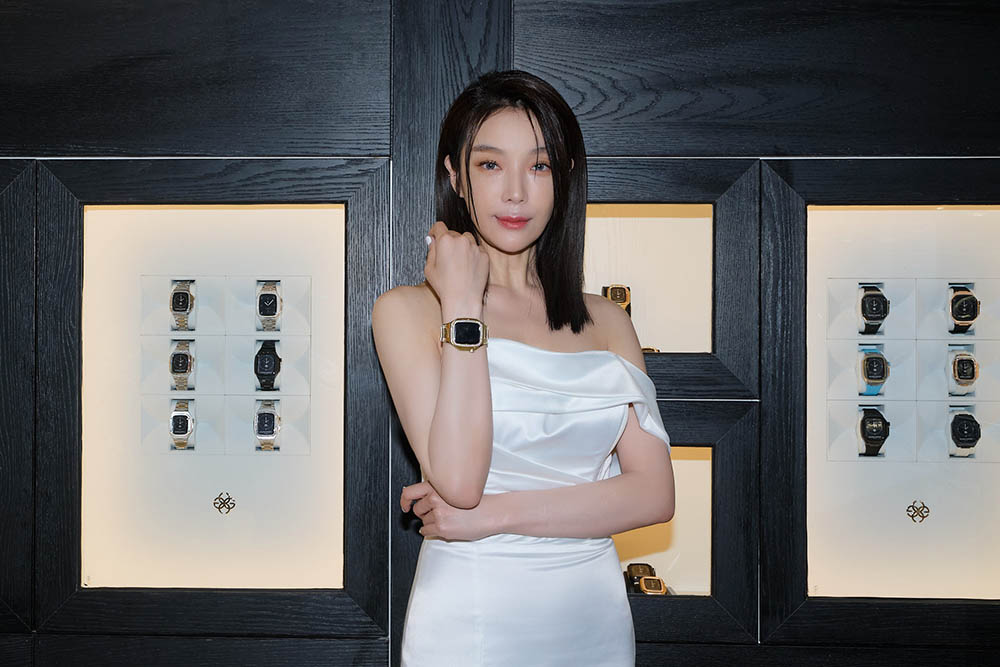 時尚女神 蔡淑臻以一身全白優雅造型出席Golden Concept 全球首間概念店開幕記者會。