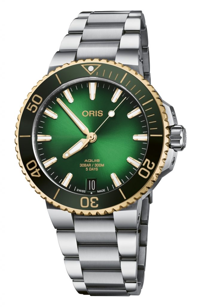 Oris Aquis Cal. 400日期腕錶，建議售價NT123000 18K金綠面MB