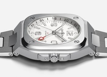 BR05 GMT WHITE STEEL V fond gris