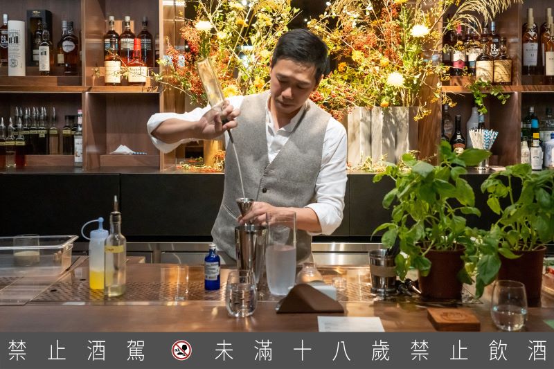 【新聞圖片2】Bar Mood主理人Nick 表示：「雞尾酒是世界共通的語言，期待透過這次與麥卡倫的合作，將大自然的美好融入每一杯雞尾酒中，帶給品飲者一段徜徉於自然中的旅程。」