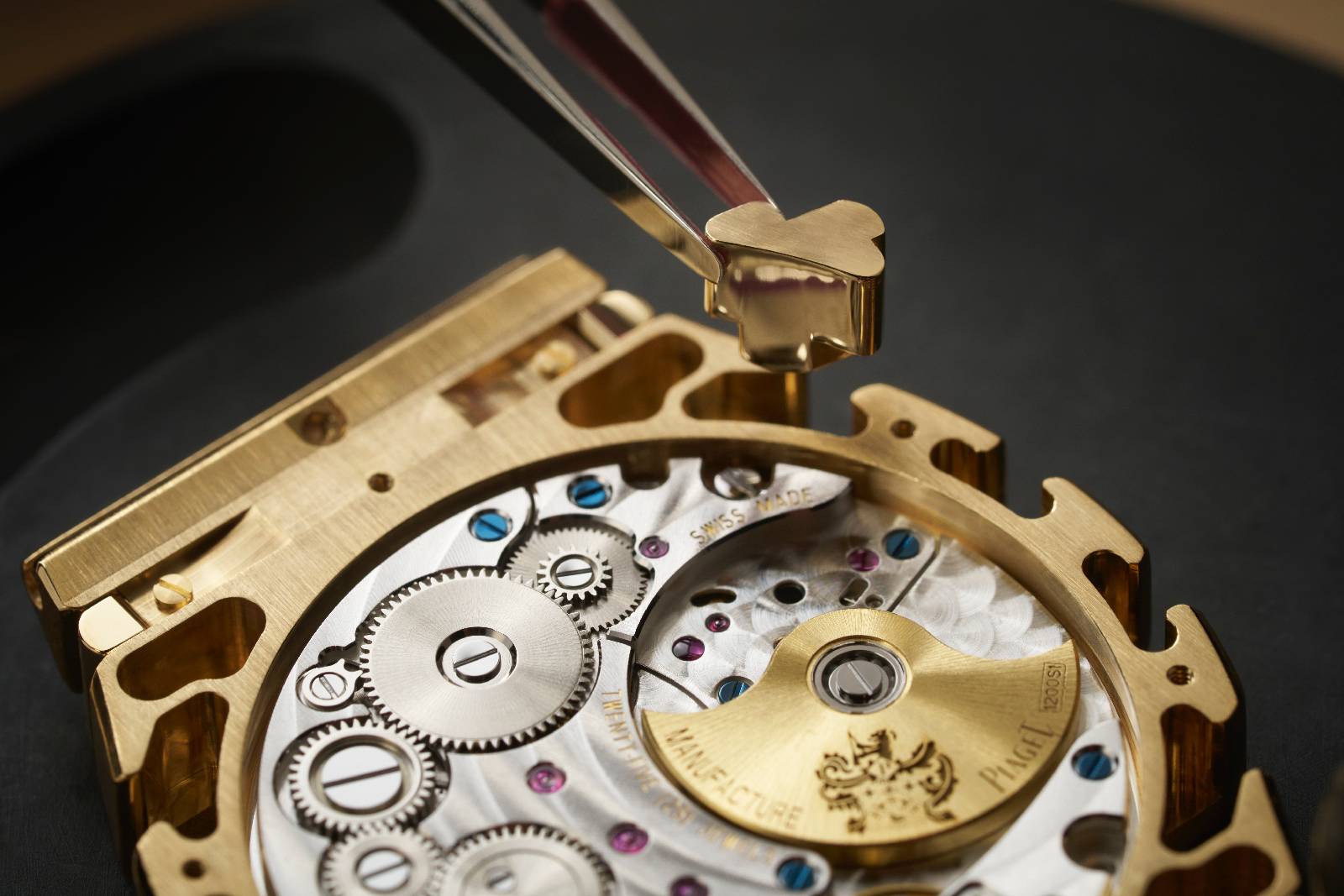 PIAGET Polo 79 系列18K黃金超薄自動上鍊腕錶，搭載伯爵自製1200P1機芯，G0A49150 工藝圖1