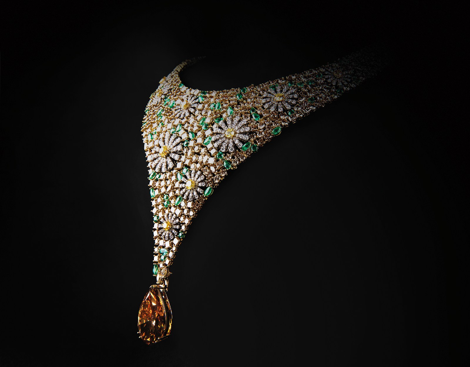 Damiani Margherita Desert Garden Necklace gold and fancy diamonds 1