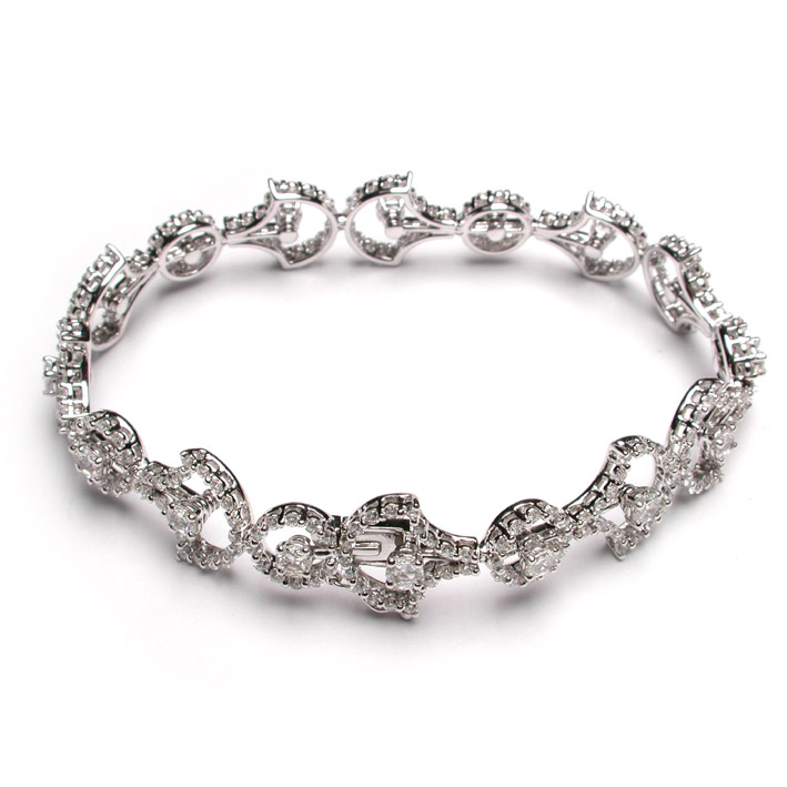 DAMIANI Masterpiece Juliette茱麗葉系列鑽石手環，價格請店洽。
