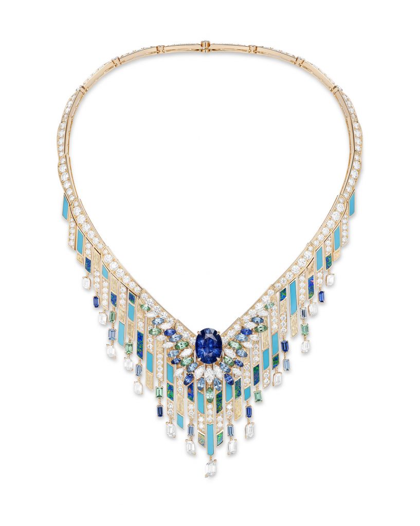 PIAGET Essence of Extraleganza頂級珠寶暨腕錶系列18K玫瑰金藍寶石及彩色寶石項鍊，建議售價約NT39400000 G37T2200