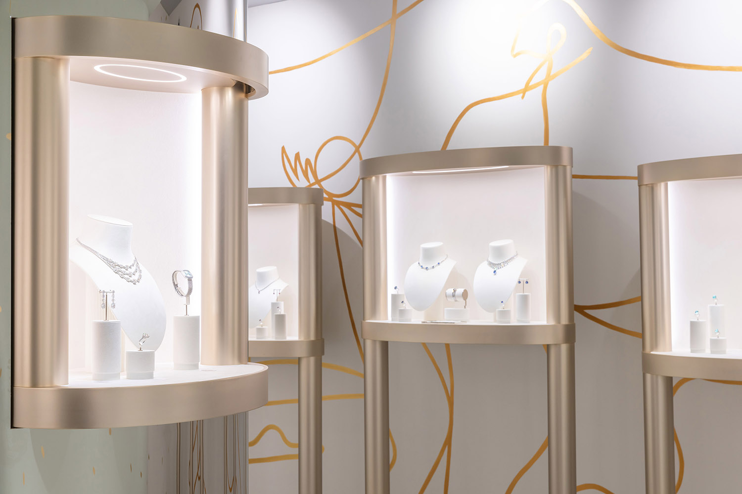 Tiffany 2024 Blue Book：Tiffany Celeste蒼穹萬象 高級珠寶展 「Blue Book Classic 展區 」