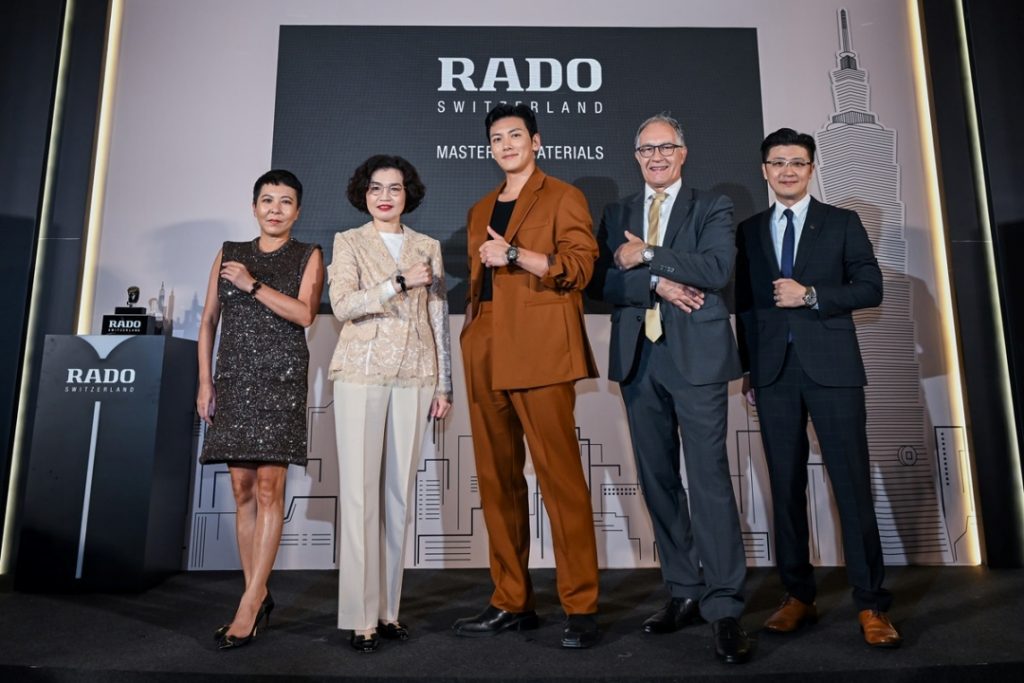 左起：Swatch Group總經理 Christy Lai、台北101總經理 Lilian Chu、RADO品牌大使池昌旭、RADO品牌CEO Adrian Bosshard、RADO副總經理 Charles Tang