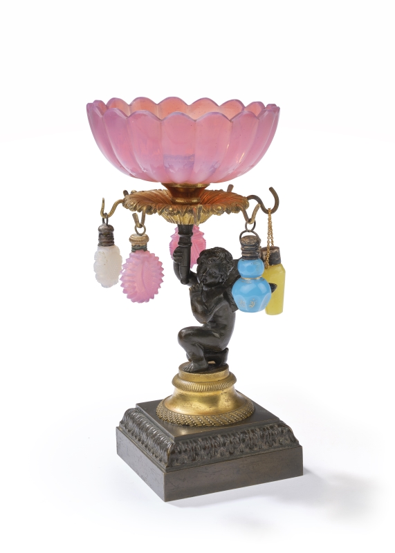 戒指座 法國貝西（Bercy）水晶廠，1815—1830 年 裝飾藝術博物館