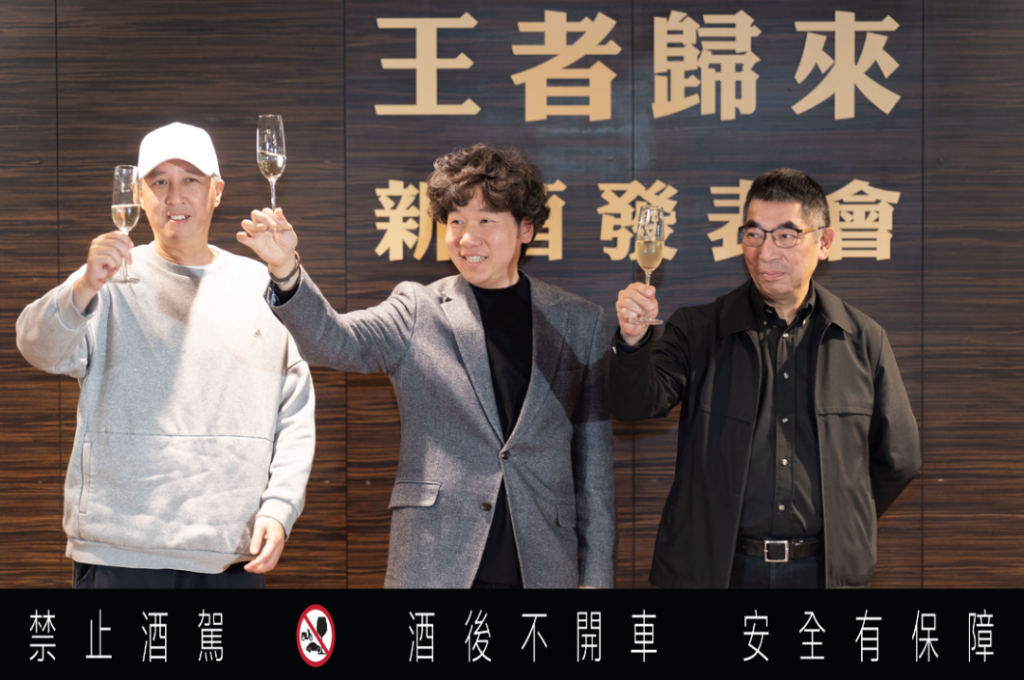 5.環球音樂西洋部總監楊智偉（左）與古典部總監傅慶良（右）與浩詠國際總經理高浩涵（ 0