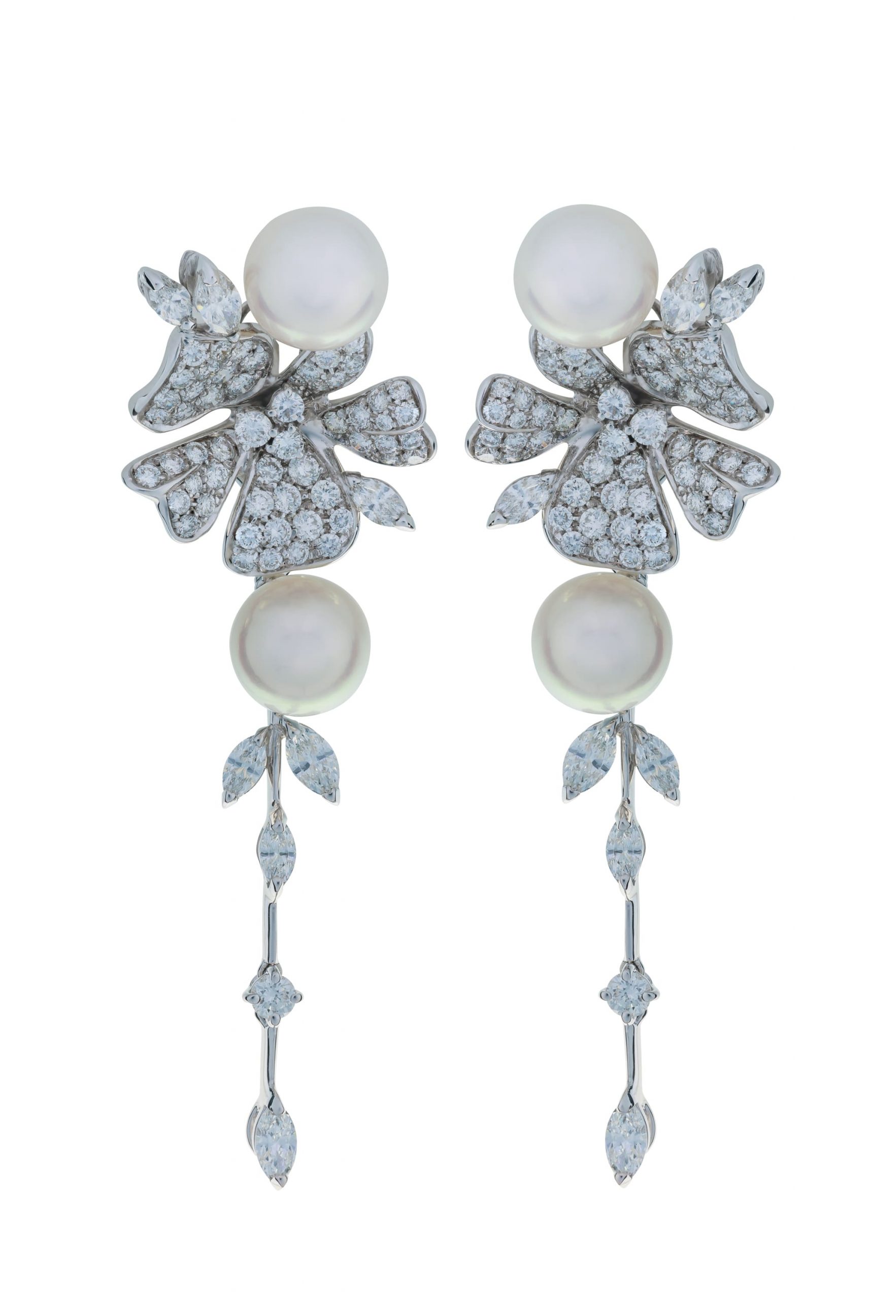 DAMIANI Masterpiece Fiori d Arancio大師傑作橙花系列18K白金珍珠鑽石耳環，建議售價NT 886000 scaled