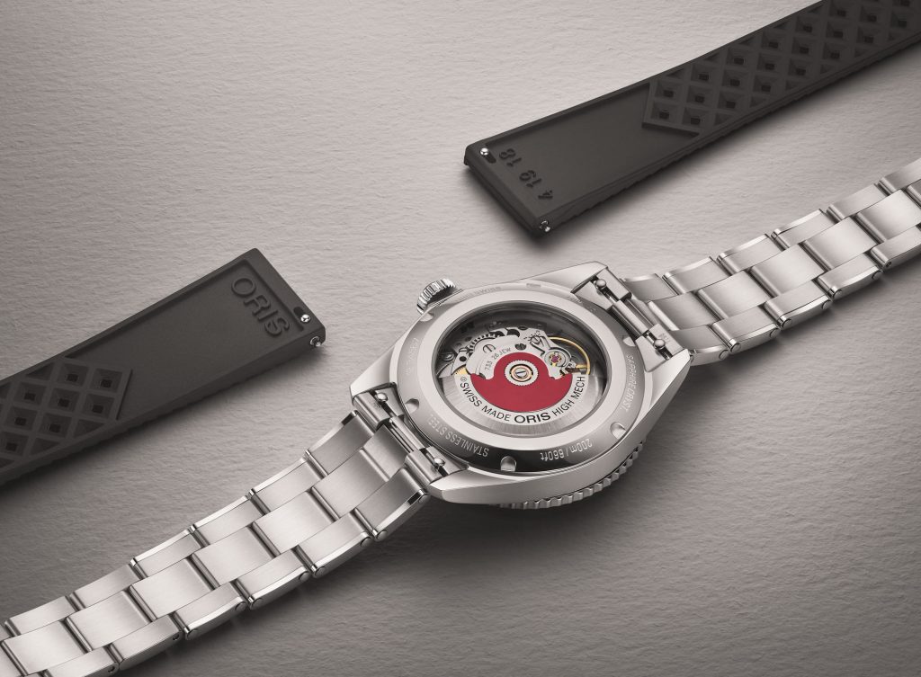 Oris Divers 日期腕錶，套組包含鋼帶、膠帶 1 - 【2025新錶】時光重構 Oris 潛水腕錶：回顧經典，展望未來 - 60週年紀念版與全新Divers日期腕錶