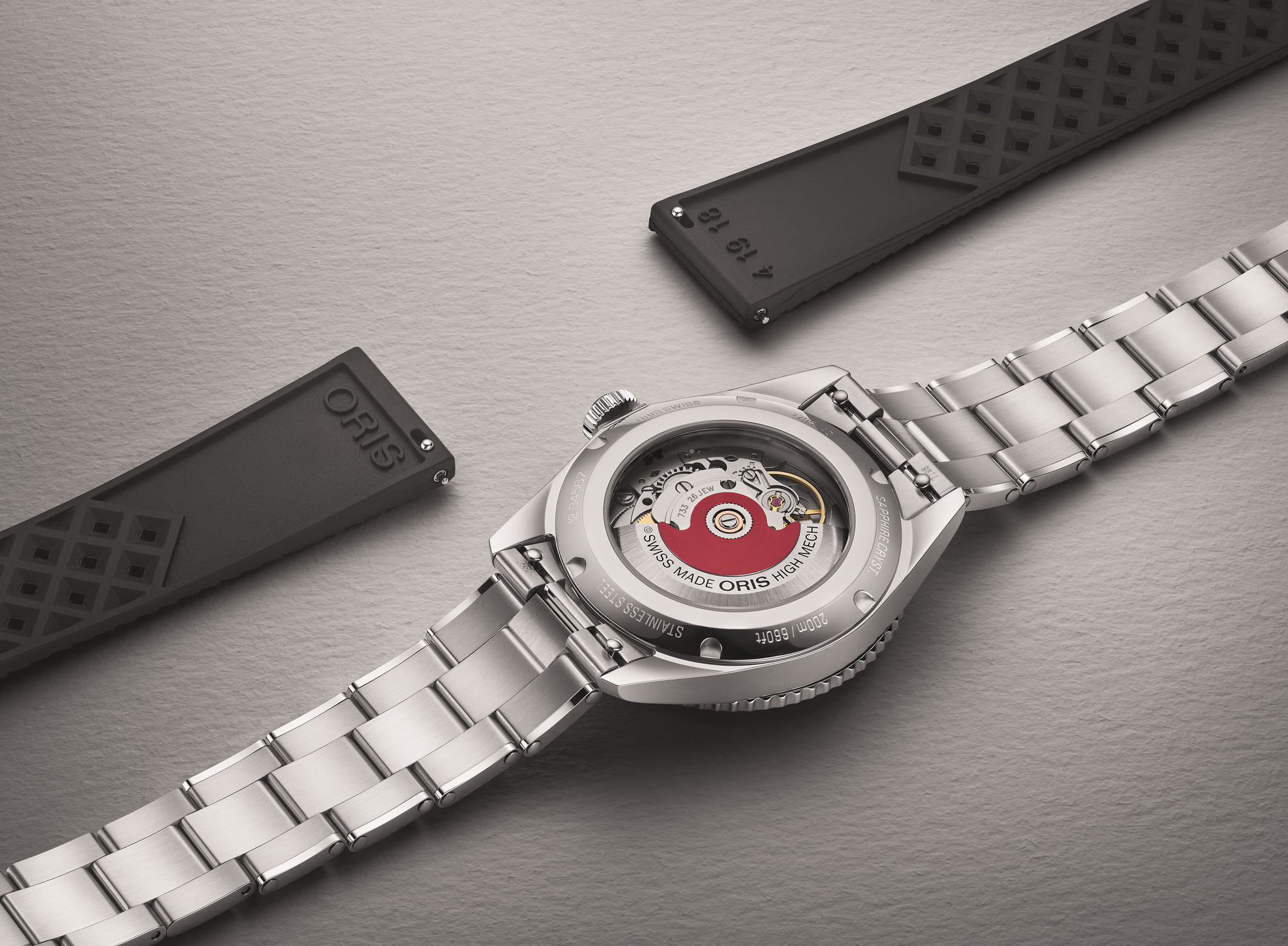 Oris Divers 日期腕錶，套組包含鋼帶、膠帶 1