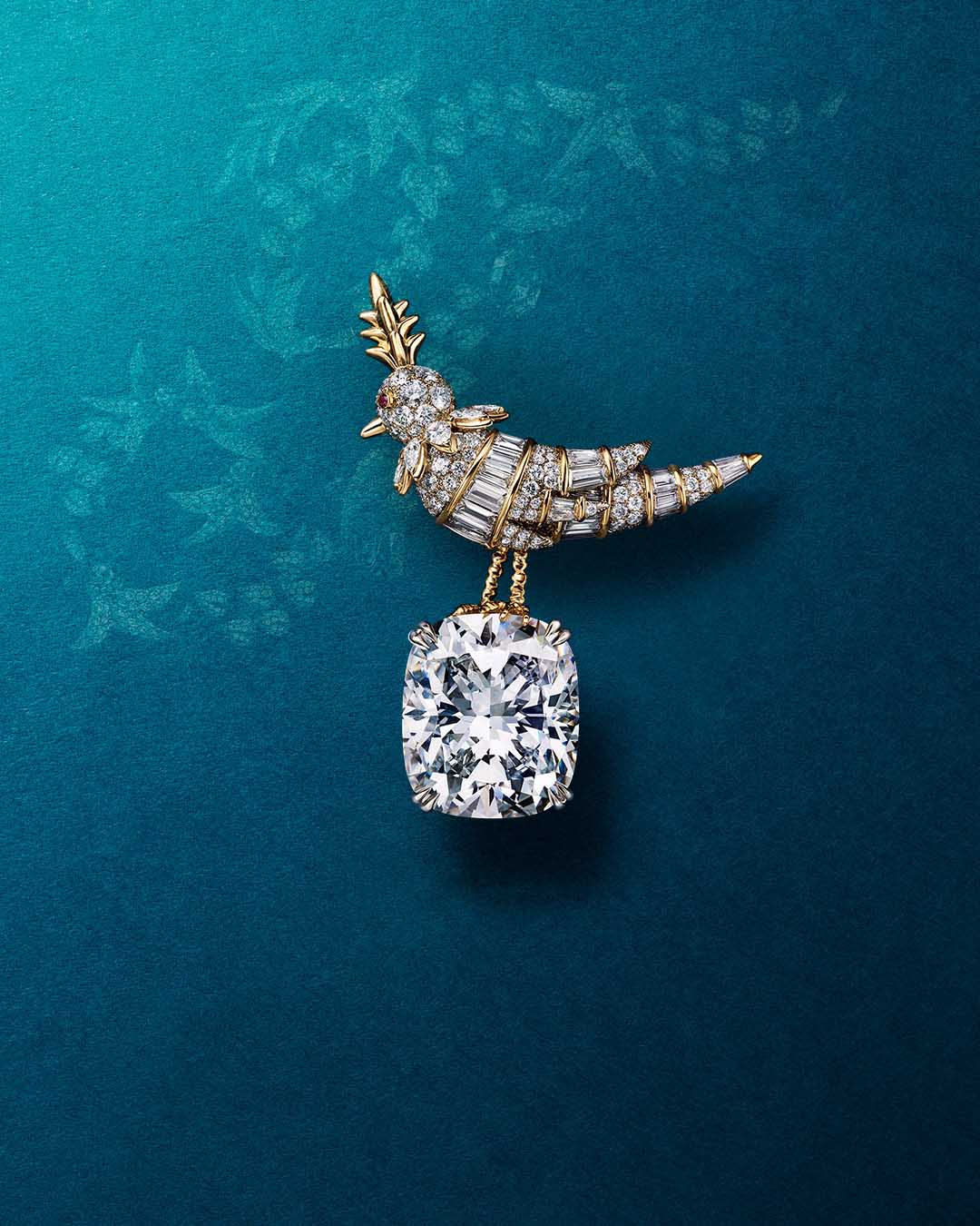 Jean Schlumberger by Tiffany 高級珠寶系列 Rainbow Bird on a Rock 彩虹「石上鳥」胸針 鉑金及18K黃金鑲嵌一顆重逾25克拉的鑽石，紅寶石及鑽石