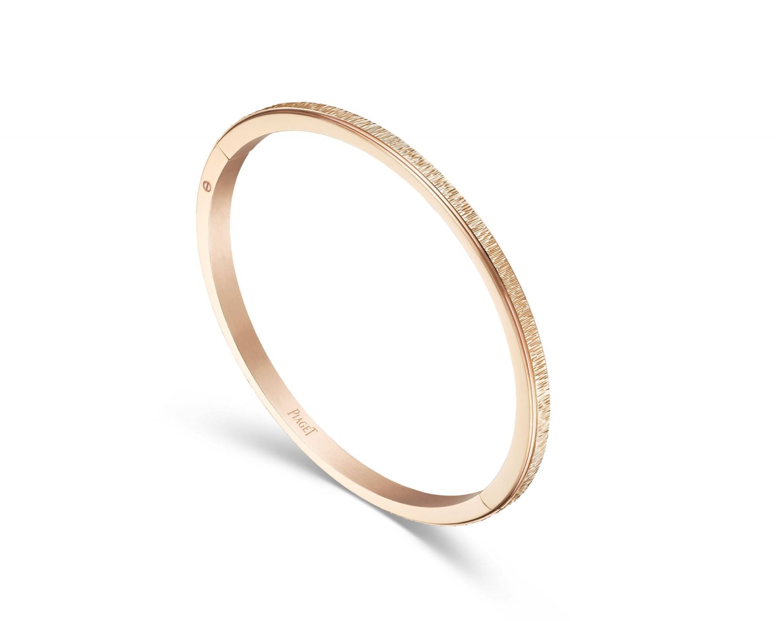PIAGET Possession系列18K玫瑰金宮廷式雕刻飾紋手鐲，建議售價約NT222000 G36PP200