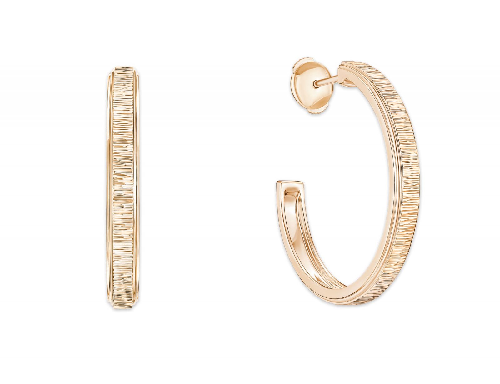 PIAGET Possession系列18K玫瑰金宮廷式雕刻飾紋耳環，建議售價約NT159000 G38P9A00