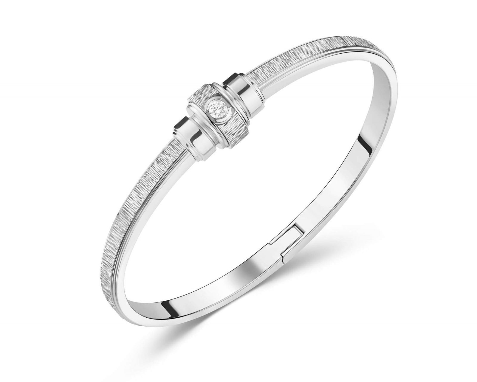 PIAGET Possession系列18K白金宮廷式雕刻飾紋鑽石手鐲，建議售價約NT354000 G36P9A00