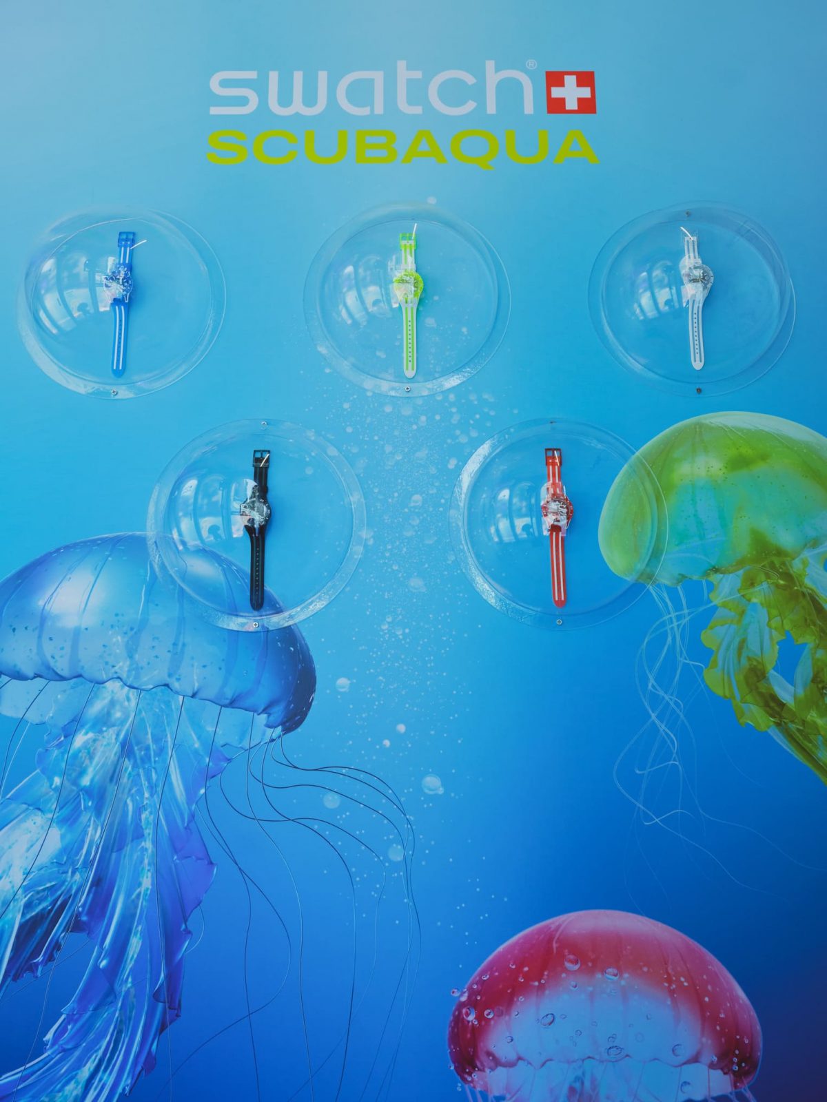 這個夏天，邀請您一同進入Jelly Effect Photo Booth潛入海底幻境，體驗來自 Swatch 的生活風格。