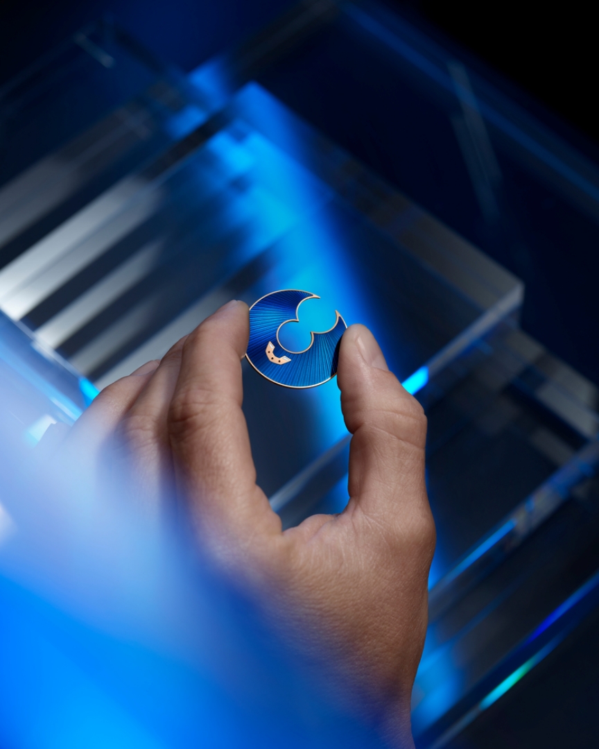 Light version 2305 270LE 3AE BLUE 1A Email 02 HD